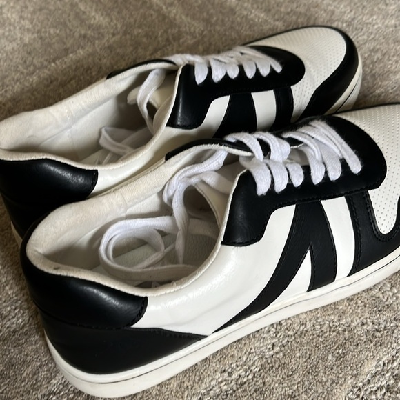 MIA size 10 sneakers - Picture 4 of 5